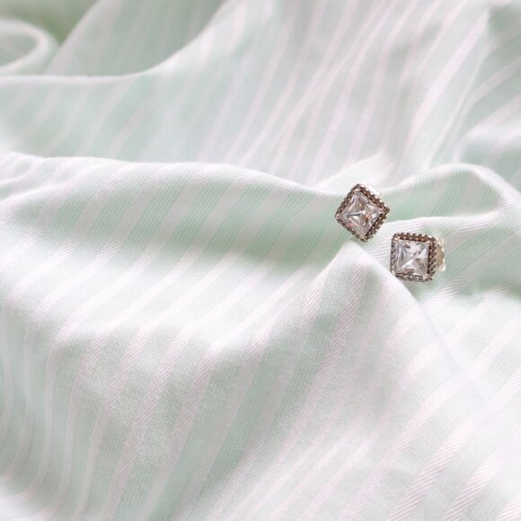 Pandora Square Sparkle Silver Clear Halo Stud Earrings - Picture 2 of 2